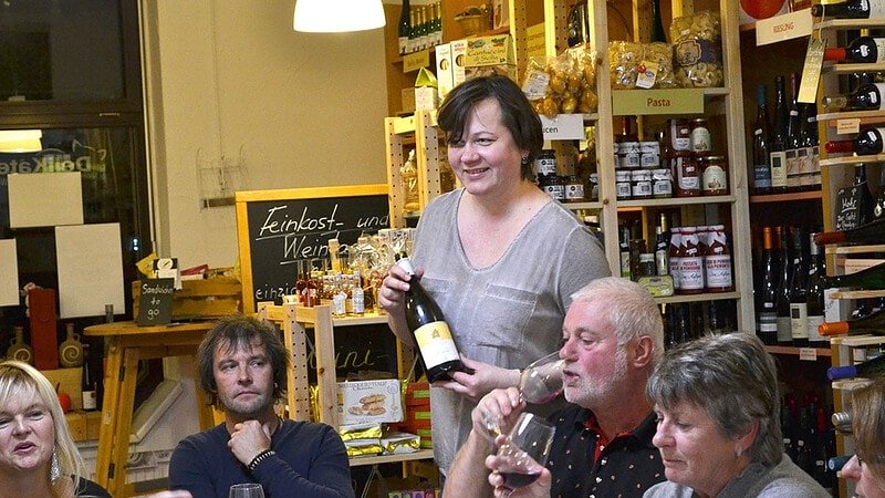 Vorstellung der Weine bei der Weinverkostung in Berlin