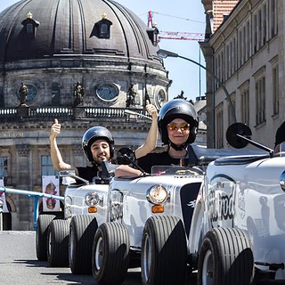 Hot Rods fahren durch Berlin - HotRod Tour in Berlin