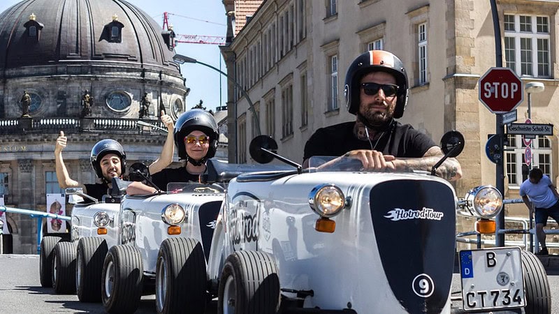 Hot Rods fahren durch Berlin - HotRod Tour in Berlin