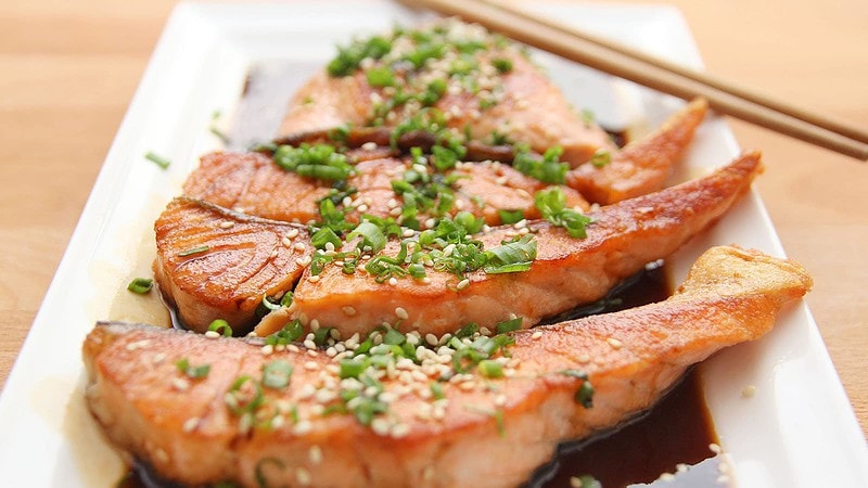 garnierter Fisch für den Kochkurs in Dresden