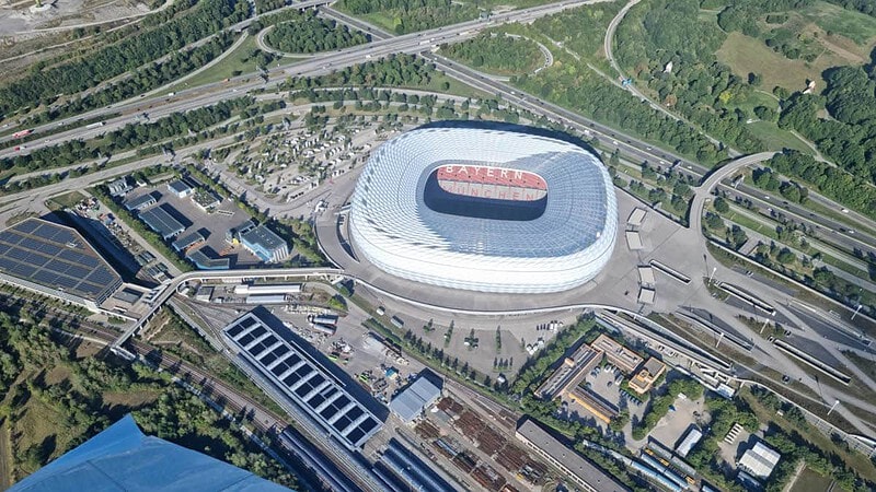 Die Allianz Arena in München aus der Vogelperspektive. - Rundflug im Sportflugzeug