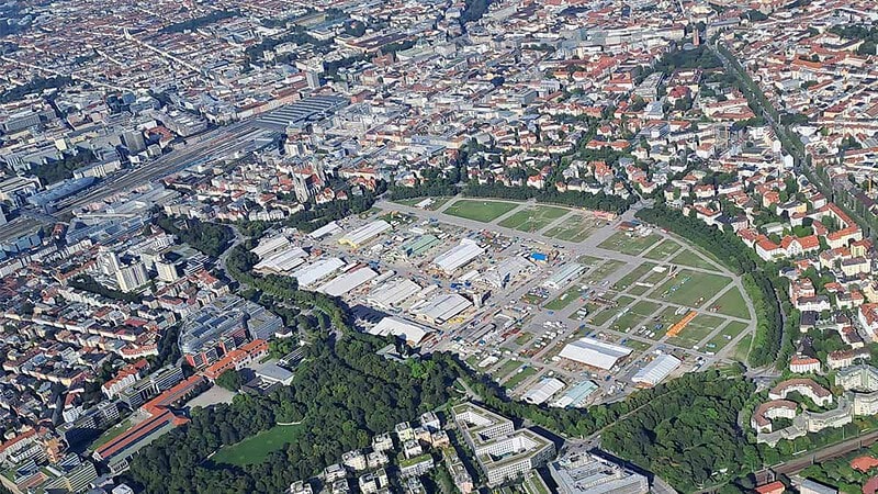 Die Theresienwiese aus der Vogelperspektive. - Rundflug im Sportflugzeug