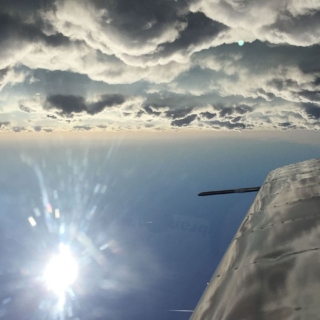 Parbelflug in Sachsen - Ausblick aus einem Flugzeug