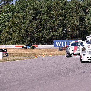 Race Trabi auf der Rennstrecke beim Race Trabant 601 selber fahren auf dem Lausitzring