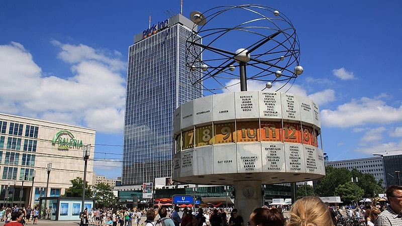 Alexanderplatz Berlin Stadtspiel (Ver-)Führung