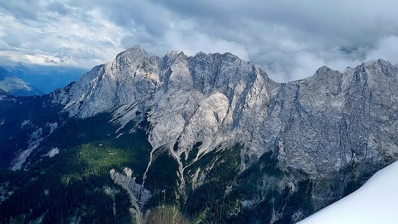 Die bayerischen Alpen aus der Luft.- Rundflug im Sportflugzeug