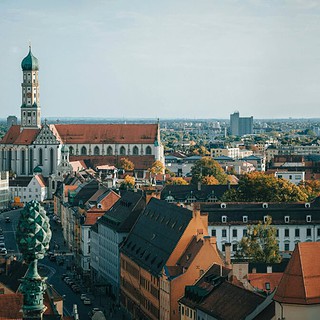 Blick von oben auf die Stadt Augsburg