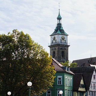 Blick auf eine Kirche in der Stadt Stuttgart