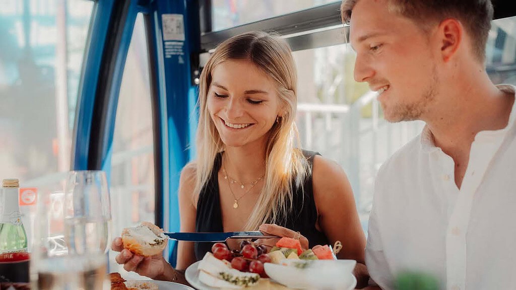 Frühstück im Riesenrad Dresden - Freude auf das Essen